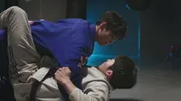 Cena do episódio 2 de Onde Seus Olhos se Prolongam