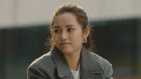 Cena do episódio 7 de Because of Love