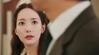 Cena do episódio 11: The Falling Out de A Rainha dos Golpes