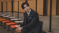 Cena do episódio 10: The Monster in the Mirror de Queridos X