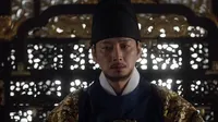 Cena do episódio 2 de A Rainha Que Coroa