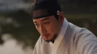 Cena do episódio 6 de A Rainha Que Coroa