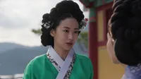 Cena do episódio 9 de A Rainha Que Coroa