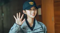 Cena do episódio 2 de Rookie Cops: Os Novatos