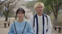 Cena do episódio 5 de À Distância, a Primavera é Verde