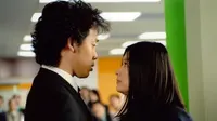Cena do episódio 4: Sad Love And Hourly Wage de A Profissional Exemplar