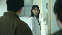 Cena do episódio 4: A mulher presa no passado de Carma
