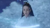 Cena do episódio 1 de O Murmúrio Azul