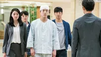 Cena do episódio 33 de Parceira Suspeita