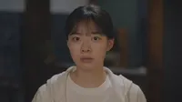 Cena do episódio 9: Seu Tio... Namora a Srta. Bom? de Febre de Primavera