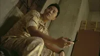 Cena do episódio 11: Who on Earth Stole It? de Descendentes do Sol