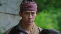 Cena do episódio 1 de Secret Royal Inspector & Joy