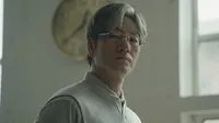 Cena do episódio 6: The Handbag That Leads To A Suspicious Man de O Espantalho