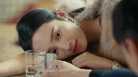 Cena do episódio 37 de Os olhos dourados
