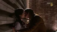 Cena do episódio 6 de Beijo Brincalhão