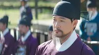 Cena do episódio 3 de Papel de Rainha