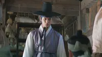 Cena do episódio 4 de Papel de Rainha