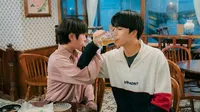 Cena do episódio 1 de Companheiros no Amor