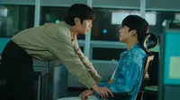 Cena do episódio 6 de Companheiros no Amor
