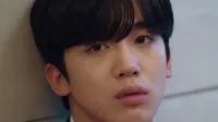 Cena do episódio 13 de School 2021