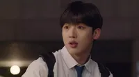 Cena do episódio 2 de School 2021