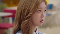 Cena do episódio 7 de School 2021