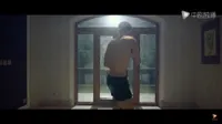 Cena do episódio 1 de Avance Bravamente