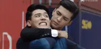 Cena do episódio 2 de Avance Bravamente