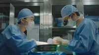 Cena do episódio 7 de Hospital Playlist