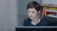 Cena do episódio 31 de I Will Find You a Better Home