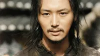 Cena do episódio 17: The Arrest of Hong In Bang de Seis dragões voadores