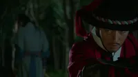 Cena do episódio 8 de Uma Árvore de Raízes Profundas