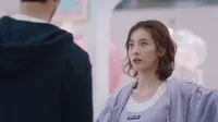 Cena do episódio 7: My Girlfriend Is An Alien de Menina de Planeta Alienígena Chai Xiaoqi