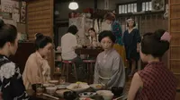 Cena do episódio 3: Tabu de Makanai: Cozinhando para A Casa Maiko