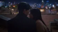 Cena do episódio 16: Moving Out de Amor Entre Linhas