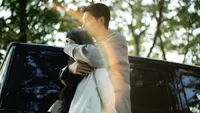 Cena do episódio 25 de Amor Entre Linhas