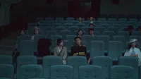 Cena do episódio 8: Competitors de Amor Entre Linhas