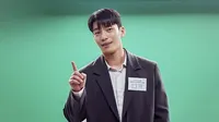 Cena do episódio 2 de O Romance da Meia-noite em Hagwon