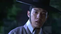 Cena do episódio 2 de Porta Secreta