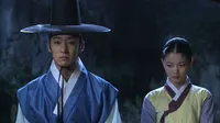 Cena do episódio 4 de Porta Secreta