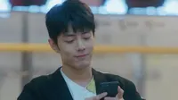 Cena do episódio 16 de Brilhe Comigo